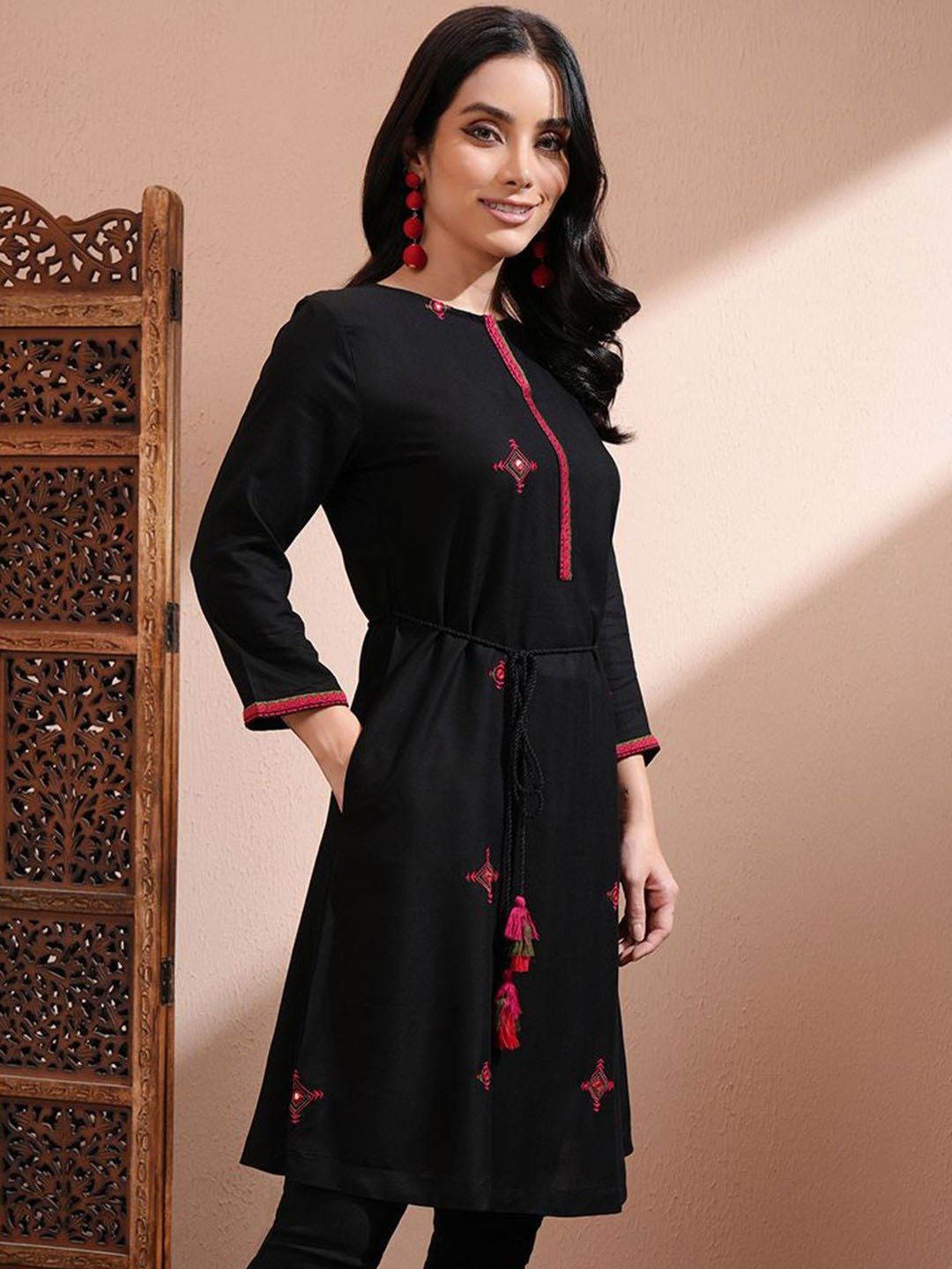 Stylish Black and Red Cotton Embroidered Tunic - Image 2