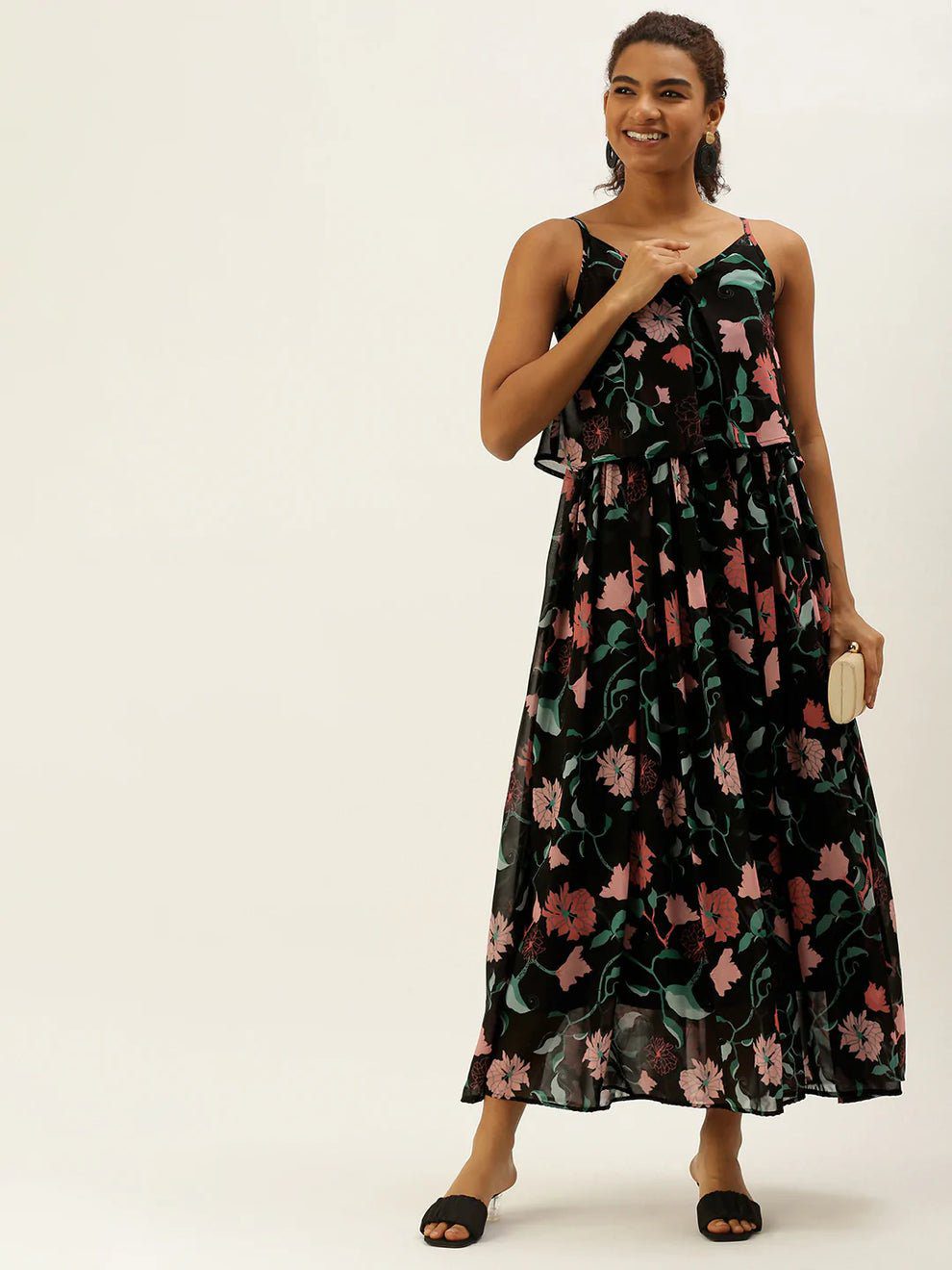 Green And Black Maxi Dress Dark Green Heart Embrodiered Halter Neck Padded Maxi Gown Westoraa Green And Black Maxi Dress Dark Green Heart Embrodiered Halter Neck Padded Maxi Gown Westoraa