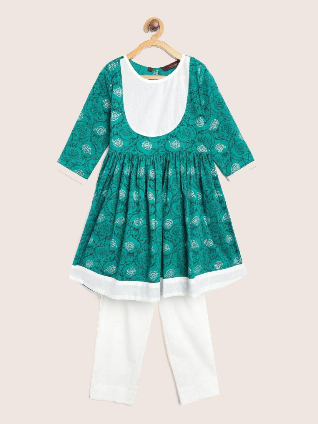 Green and White Printed Kurta and Trousers