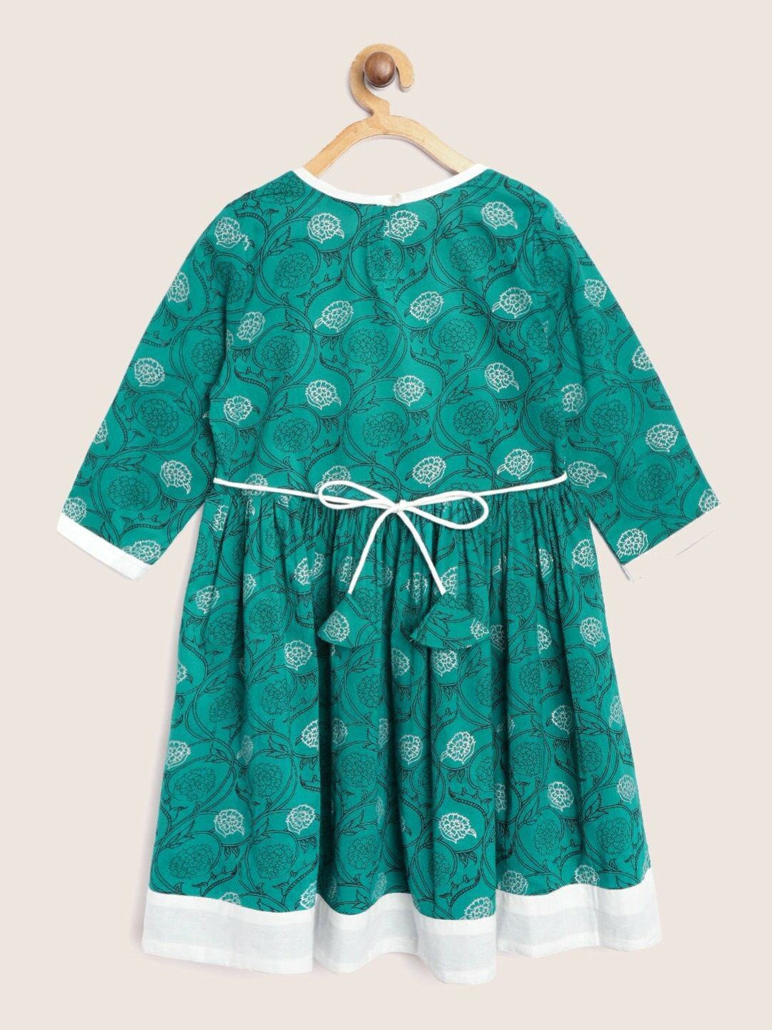 Green and White Printed Kurta and Trousers - Image 2