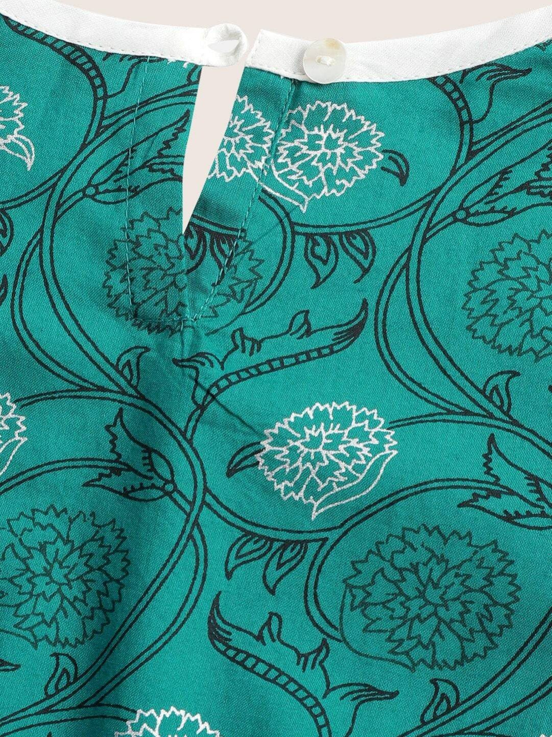 Green and White Printed Kurta and Trousers - Image 4