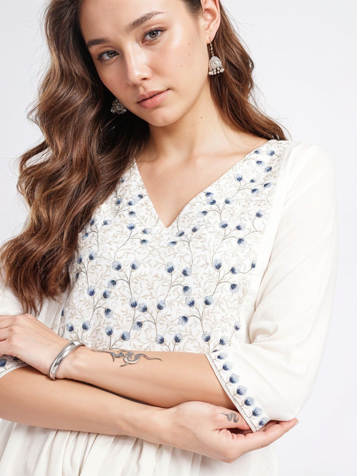 Fusion White Off White Embroidered Tunic Kurta - Image 2